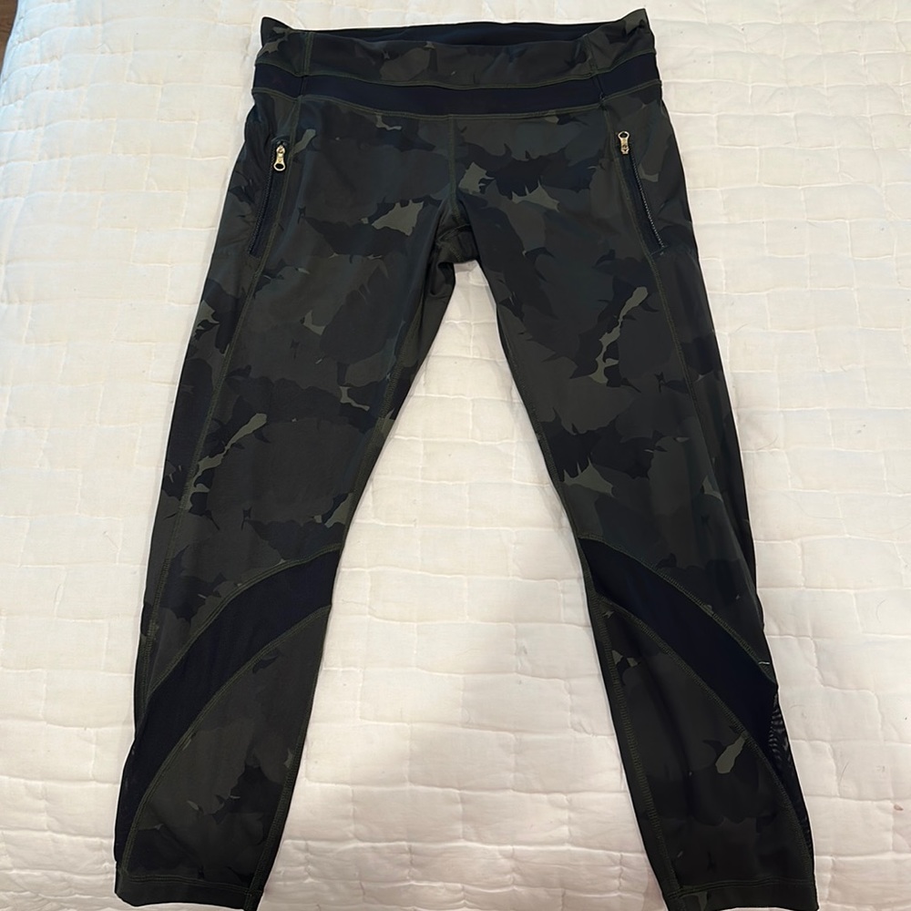 Lululemon camo leggings size 10
